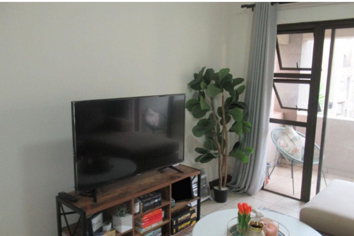 Lock-Up-and-Go 1-Bedroom Apartment with Private Balcony in Ferndale - Photo 4