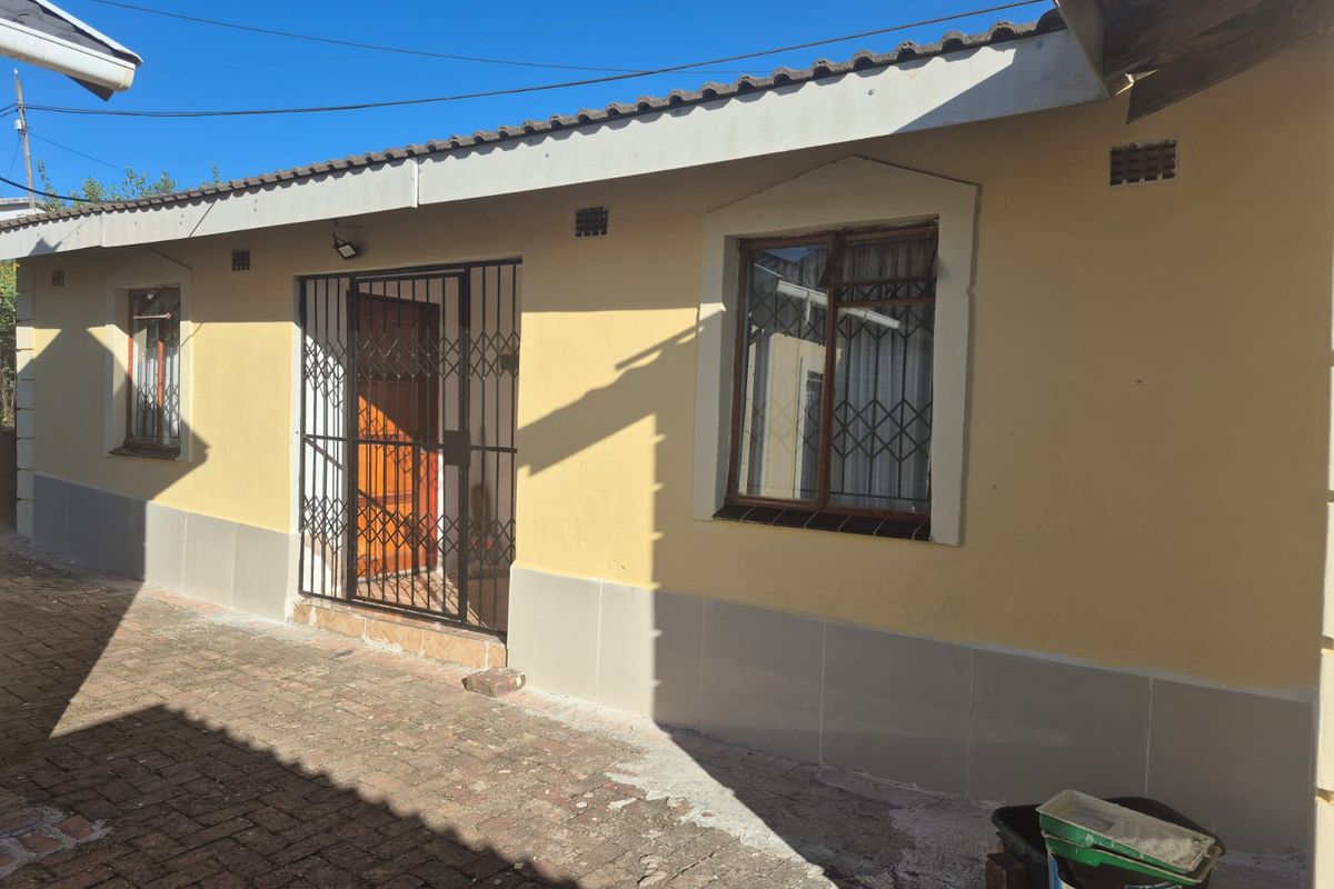 Secure 3 Bedroom Family Home with Flatlet in Imbali - Photo 3