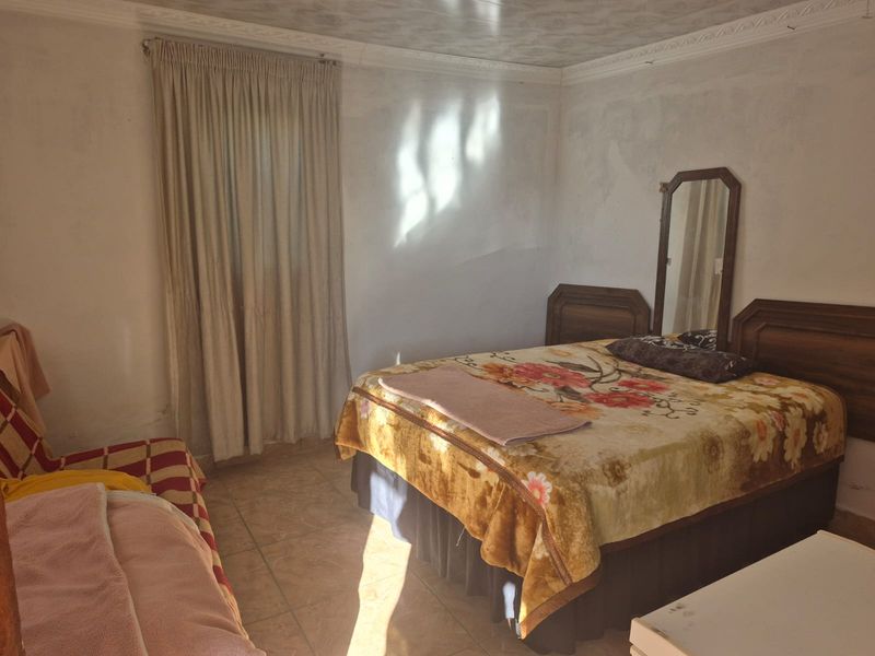 Secure 3 Bedroom Family Home with Flatlet in Imbali - Photo 7