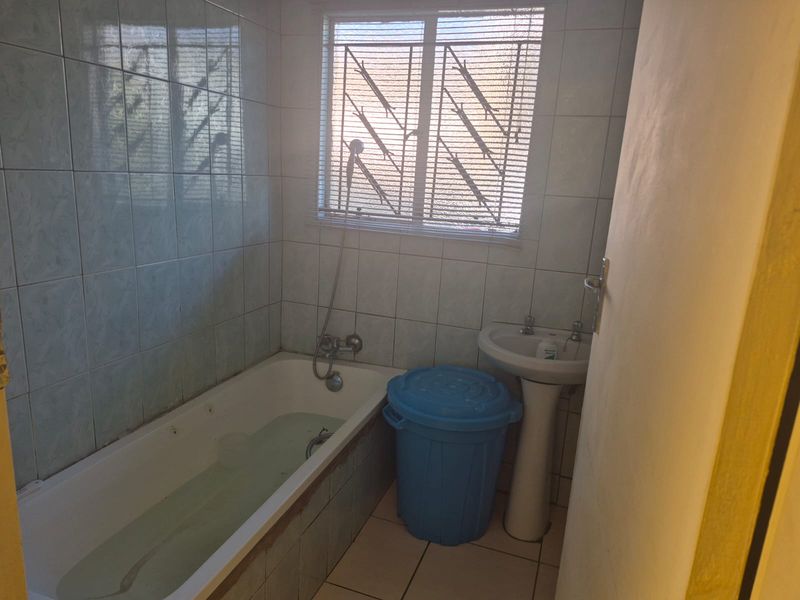 Secure 3 Bedroom Family Home with Flatlet in Imbali - Photo 9