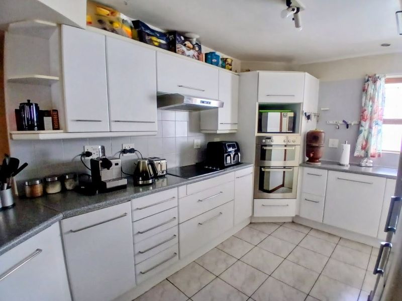 4 Bed 3 Bath House Nestled within Magaliessig - Photo 6