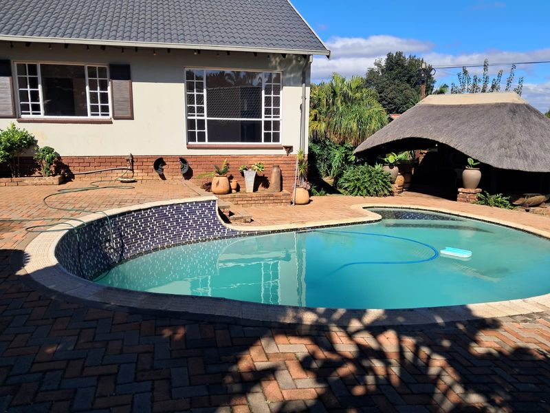 Charming Freehold 3 bedroom home in Rietvallei Park - Photo 1