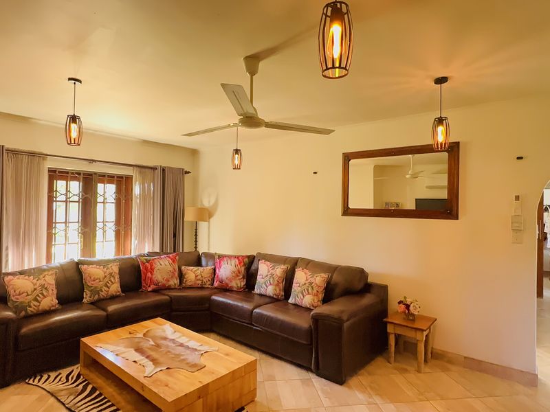 Entertainer’s Dream with Flatlet and 4-Car Garage in Dal Fouché, Springs - Photo 9