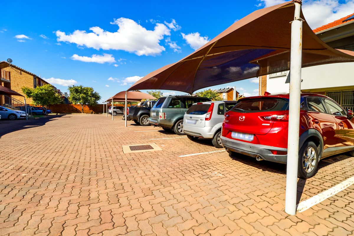 Stunning 2 bedroom ground floor apartment in Monavoni! - Photo 4