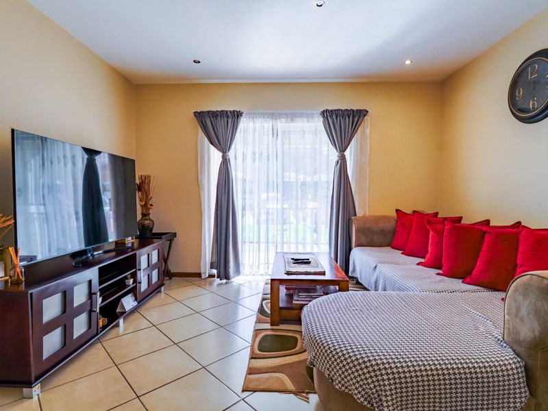 Stunning 2 bedroom ground floor apartment in Monavoni! - Photo 9