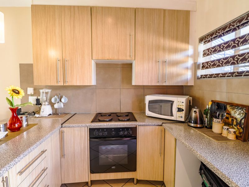 Stunning 2 bedroom ground floor apartment in Monavoni! - Photo 5