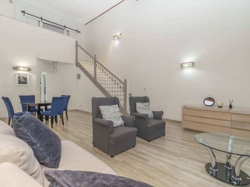 Well located townhouse in boutique style complex - Photo 5