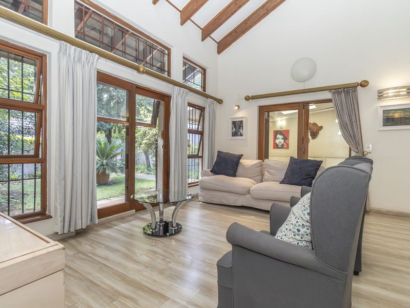 Well located townhouse in boutique style complex - Photo 10