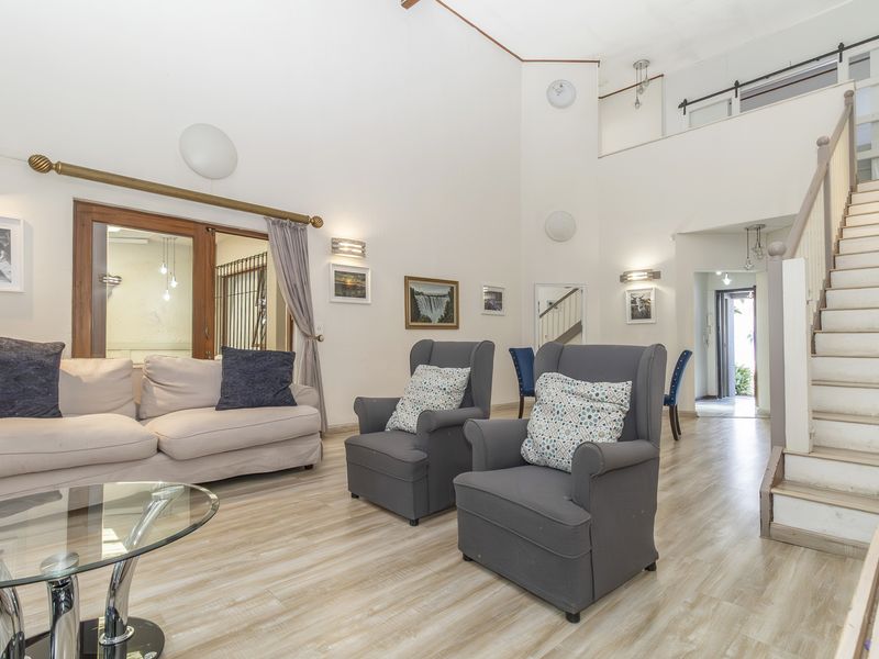 Well located townhouse in boutique style complex - Photo 4