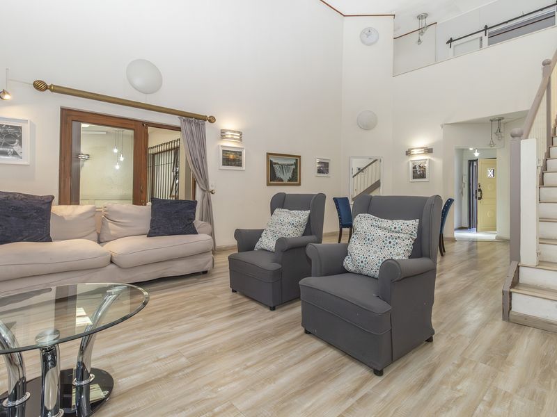 Well located townhouse in boutique style complex - Photo 9