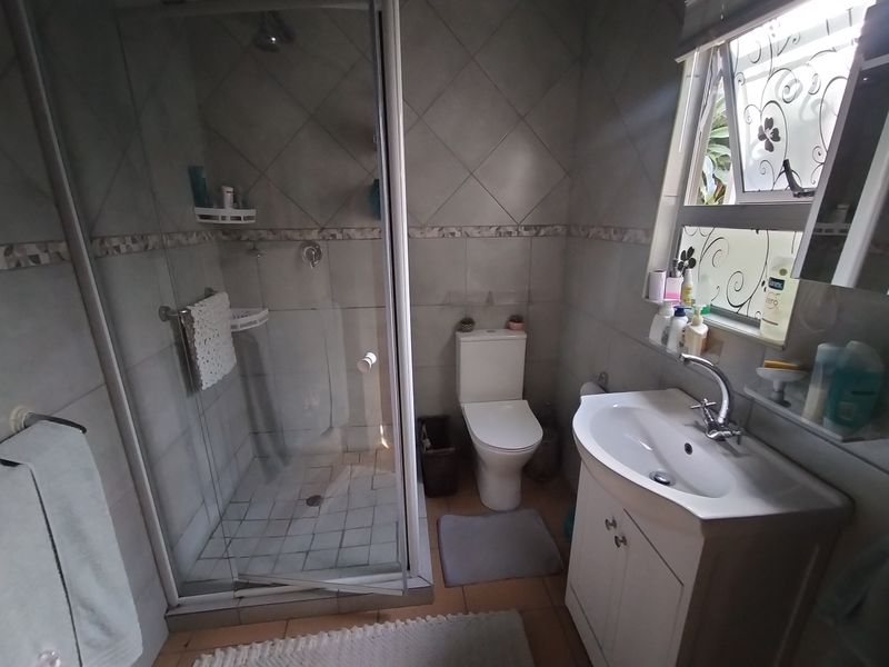Prime Investment Opportunity with Multiple Income Streams on a Massive 2 552 m2 Erf in Pretoria Nort - Photo 8