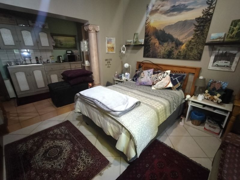 Prime Investment Opportunity with Multiple Income Streams on a Massive 2 552 m2 Erf in Pretoria Nort - Photo 7