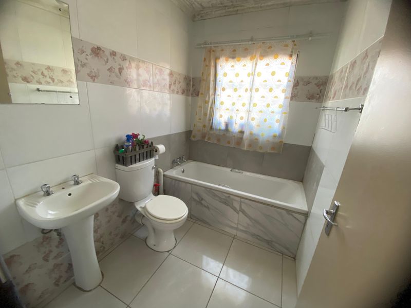 Low maintance home to Rent - Photo 9