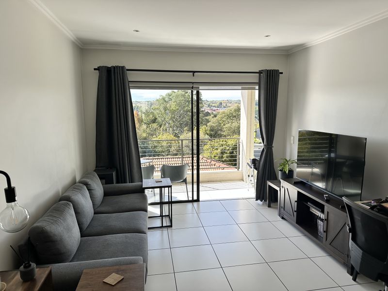 Modern 1 Bedroom Apartment In Lonehill - Photo 6