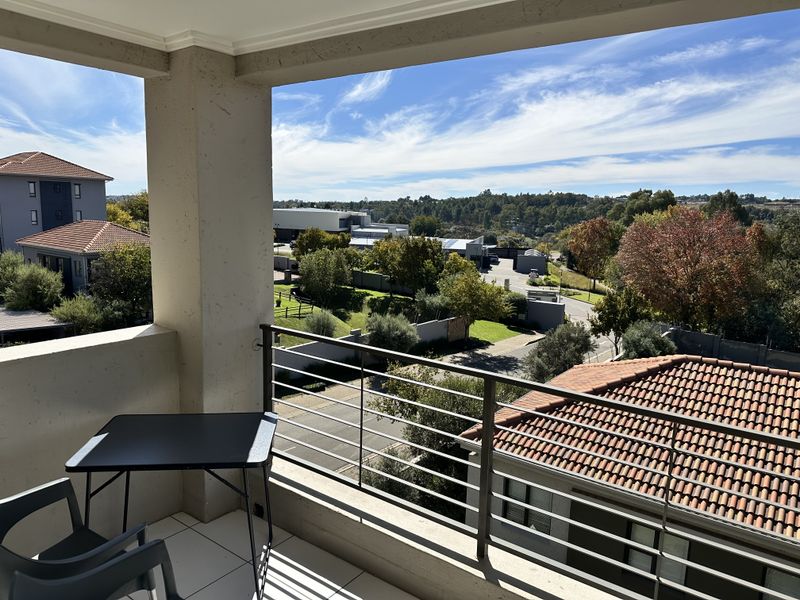 Modern 1 Bedroom Apartment In Lonehill - Photo 7