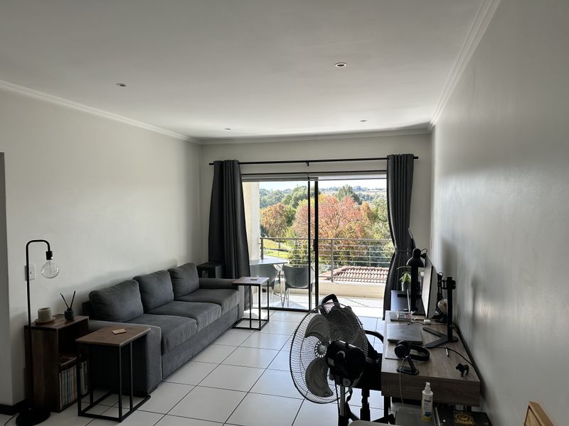Modern 1 Bedroom Apartment In Lonehill - Photo 5