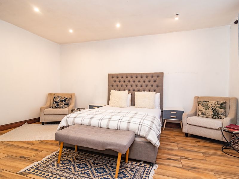 Immaculate Family Mansion For Sale in Protea Glen Ext 11 - Photo 6