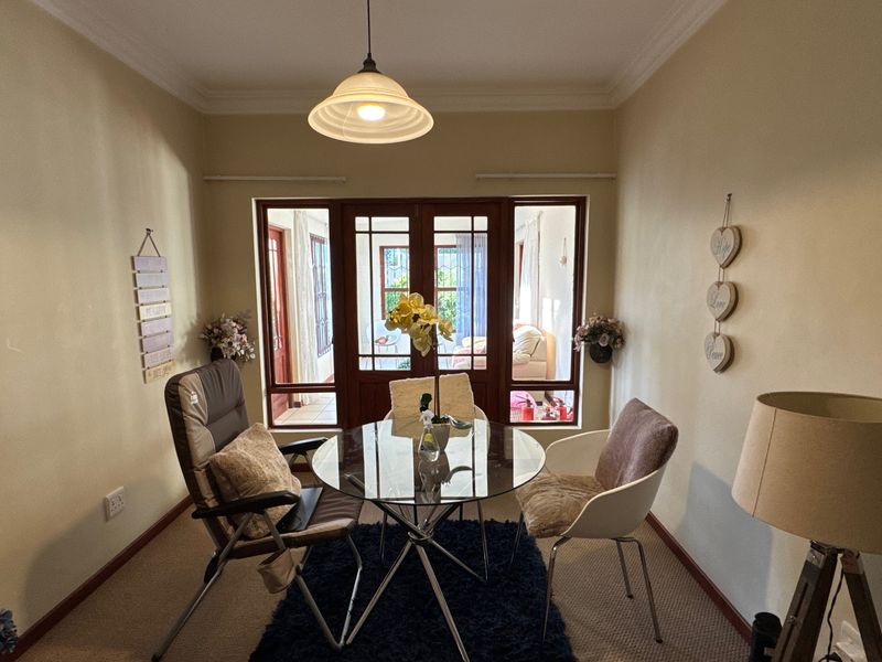 Comfortable Family Living in a Secure Hilton Complex - Photo 6