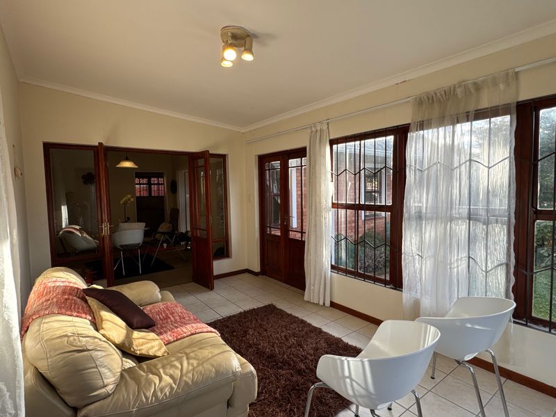 Comfortable Family Living in a Secure Hilton Complex - Photo 9