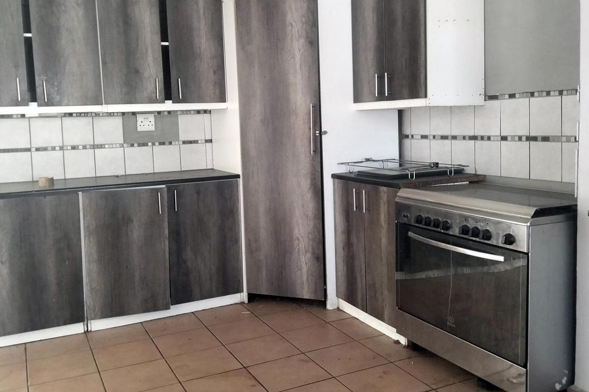 Exclusive Pre-Hammer opportunity – purchase this property before Sheriff’s Auction. - Photo 4