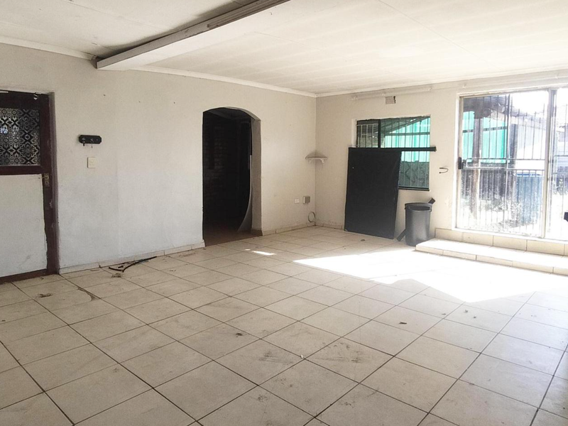 Exclusive Pre-Hammer opportunity – purchase this property before Sheriff’s Auction. - Photo 3