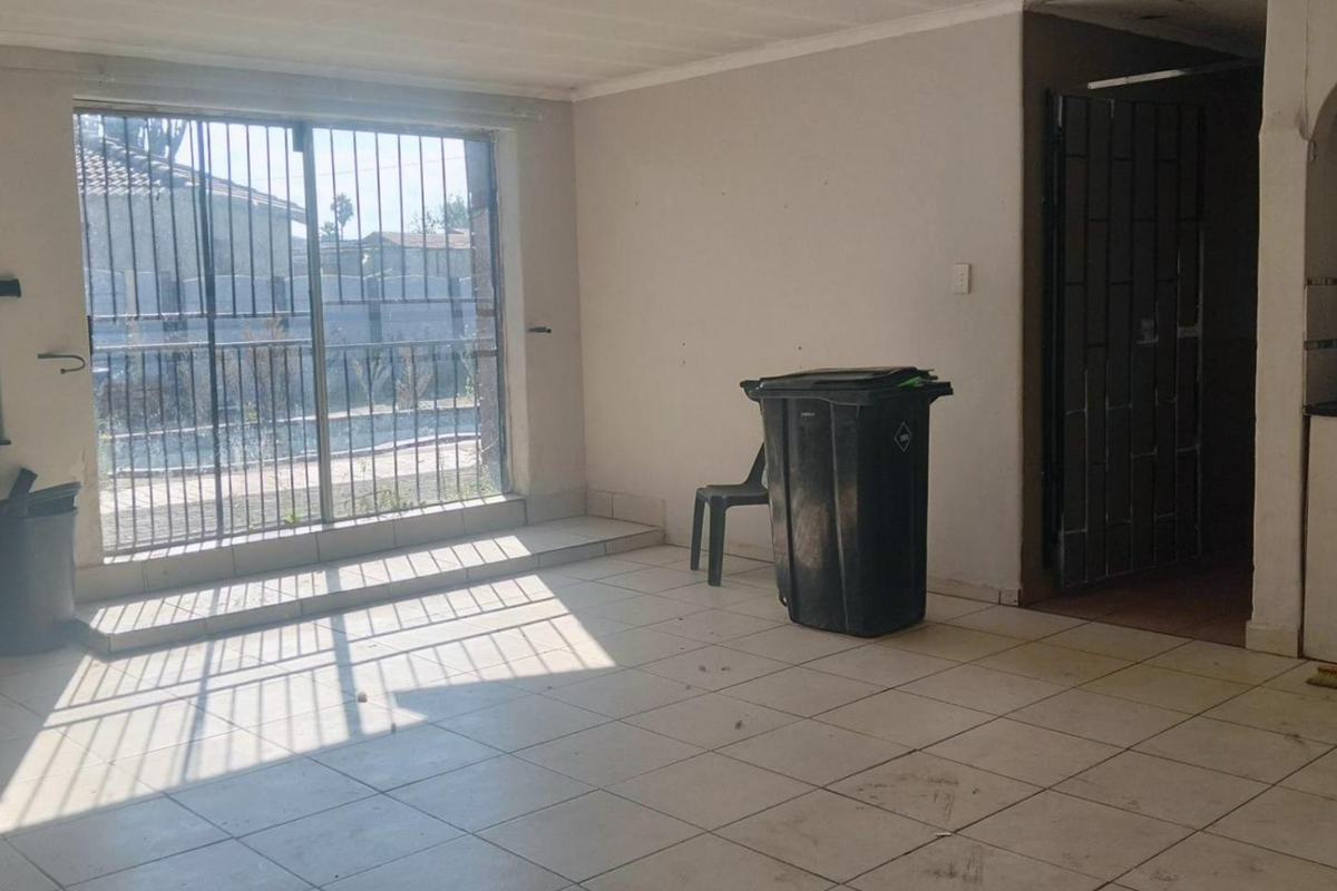 Exclusive Pre-Hammer opportunity – purchase this property before Sheriff’s Auction. - Photo 5