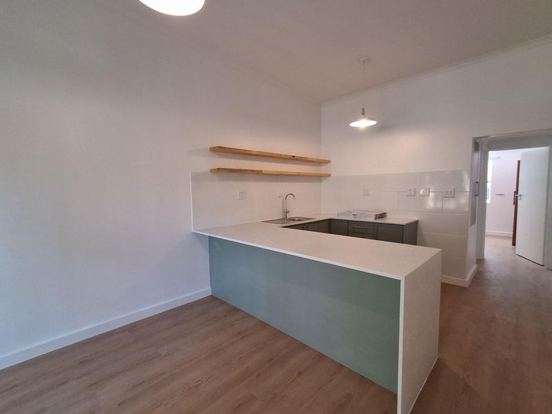 Modern Ground floor apartment with private patio - Photo 4
