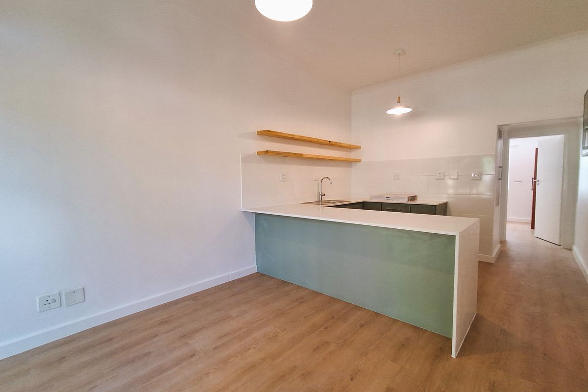 Modern Ground floor apartment with private patio - Photo 5
