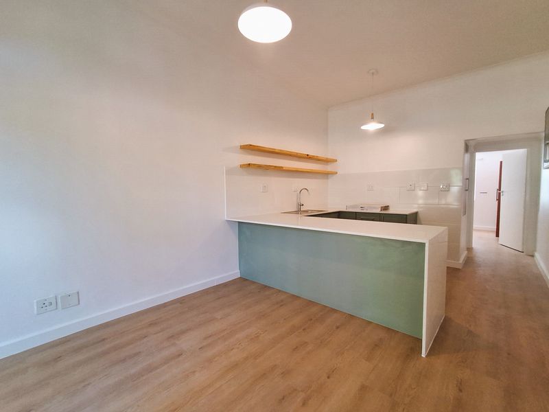 Modern Ground floor apartment with private patio - Photo 5