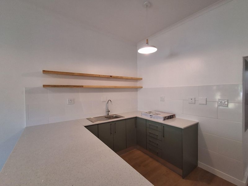 Modern Ground floor apartment with private patio - Photo 9