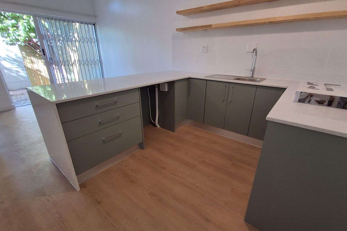 Modern Ground floor apartment with private patio - Photo 2