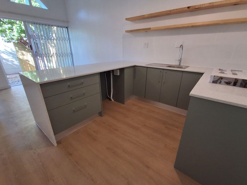 Modern Ground floor apartment with private patio - Photo 2