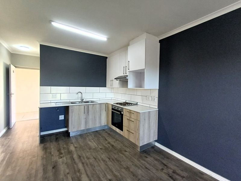 Stylish Top-Floor Living in Popular Cederberg Estate, Haasendal - Photo 1