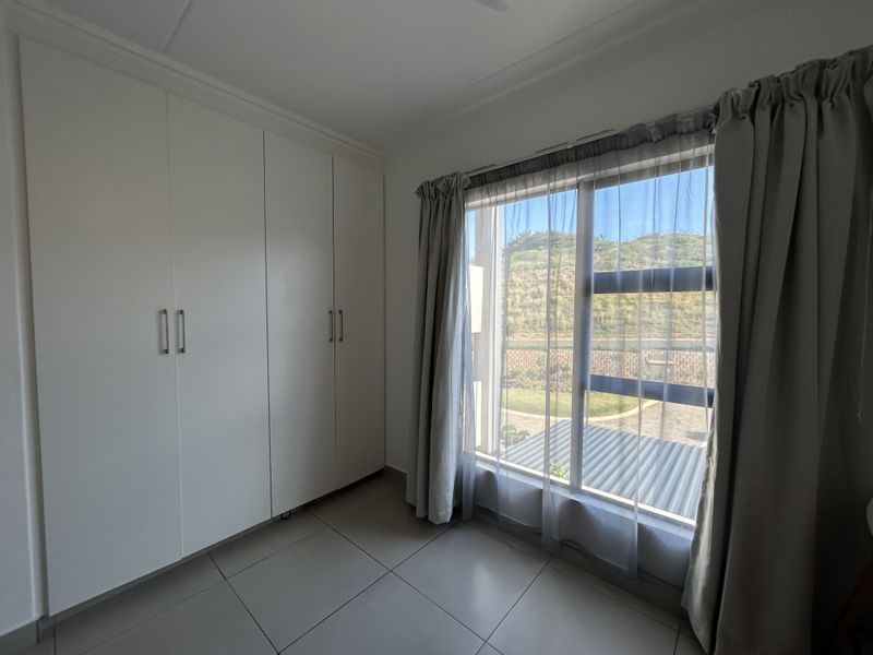 Spacious 2 bed apartment with substantial balcony - Photo 6