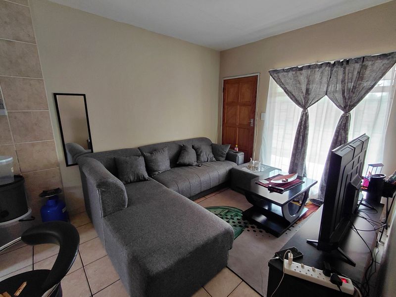 Ground Floor unit Oudorp Klerksdorp - Photo 2