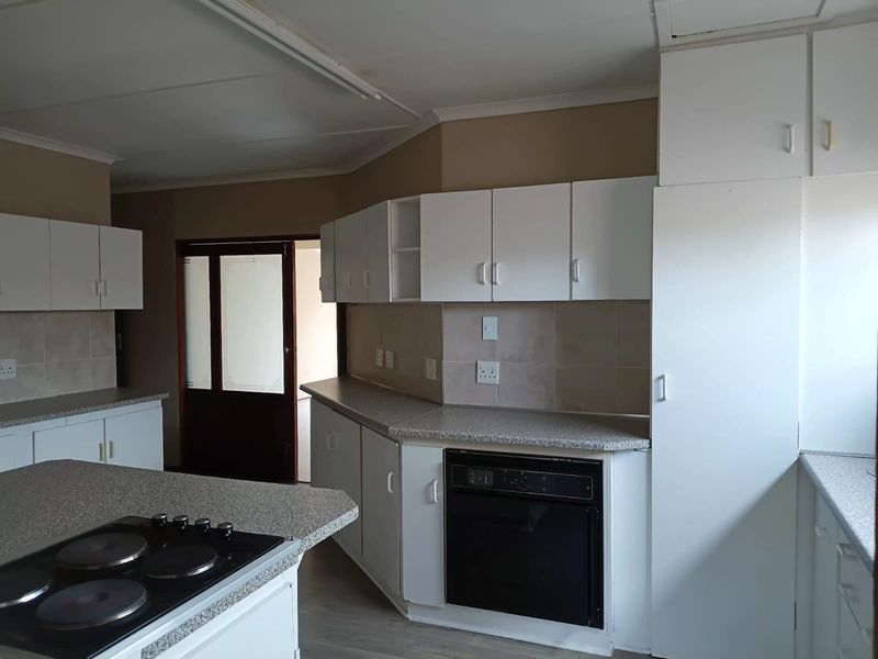 Spacious Duet to let in Denneoord, George - Photo 2