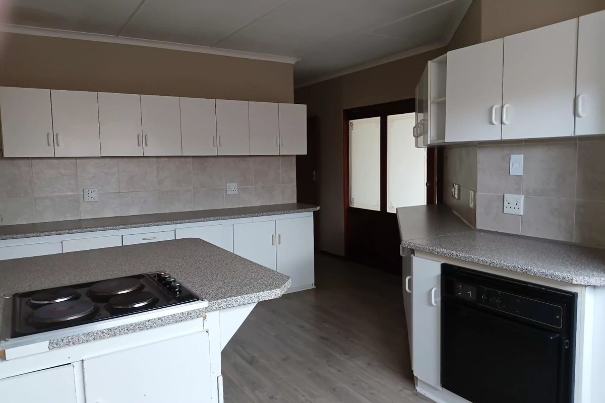 Spacious Duet to let in Denneoord, George - Photo 4