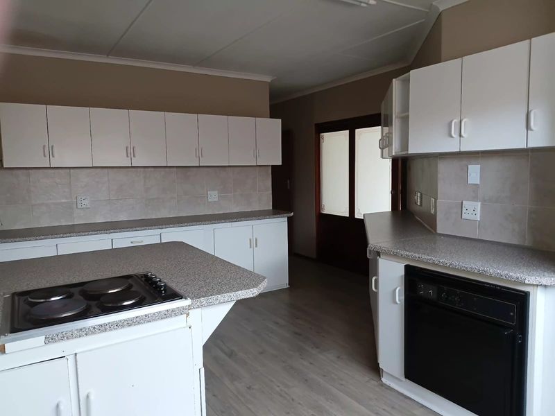 Spacious Duet to let in Denneoord, George - Photo 4