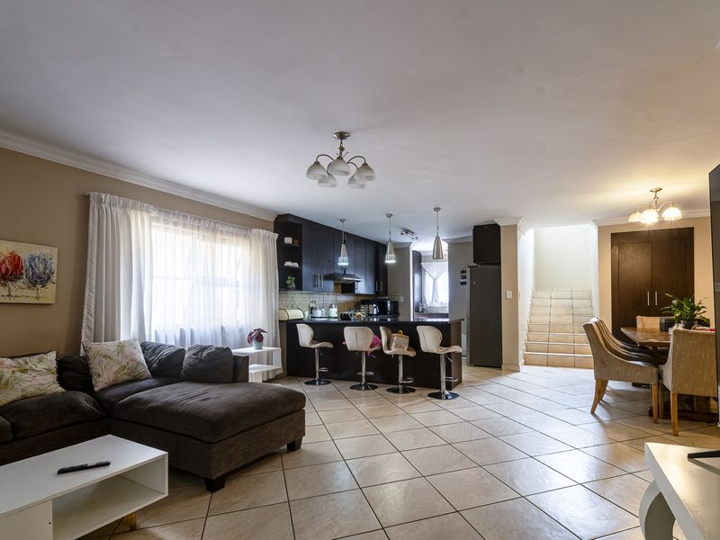Modern, Stylish Townhouse in the Heart of Val-de-Grace! - Photo 6