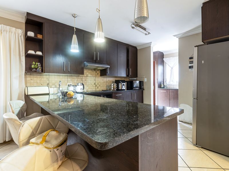 Modern, Stylish Townhouse in the Heart of Val-de-Grace! - Photo 5