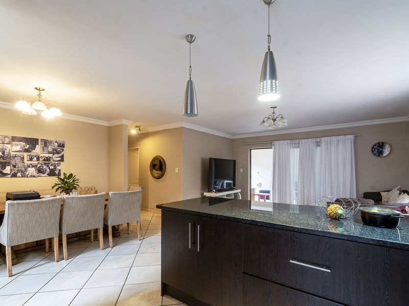 Modern, Stylish Townhouse in the Heart of Val-de-Grace! - Photo 4