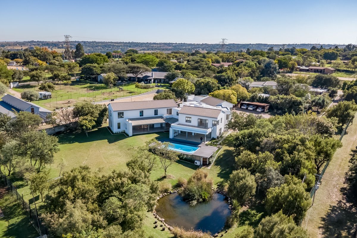 Magnifient Modern Retreat in Beaulieu Estate - Photo 4