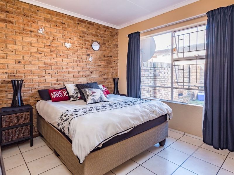 Gorgeous Face Brick Home with Single Lock-Up Garage - Photo 7