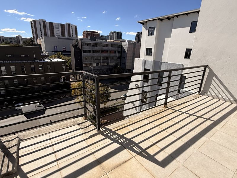 Your Private Urban Escape at The Bolton - Photo 10