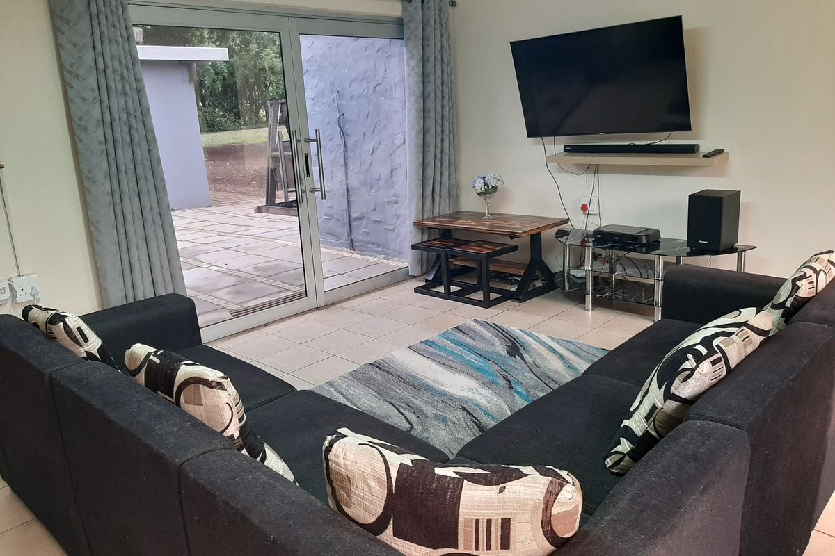 Spacious 4 Bedroom Family Home with Workshop & Warehouse on the Umgeni River - Photo 3