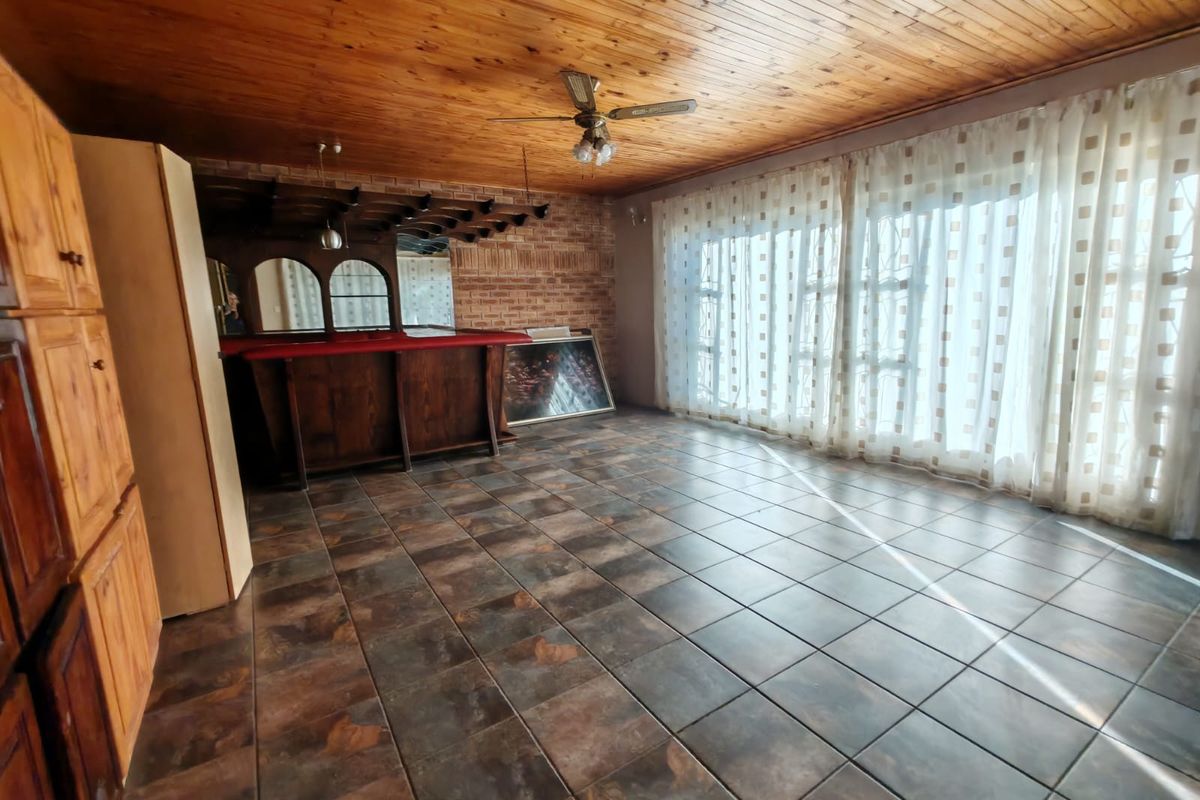 4 Bedroom House for Sale in Ext 23 - Photo 5