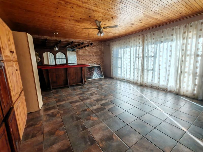 4 Bedroom House for Sale in Ext 23 - Photo 5