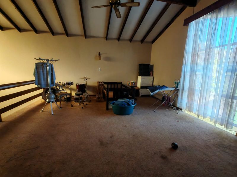 4 Bedroom House for Sale in Ext 23 - Photo 3