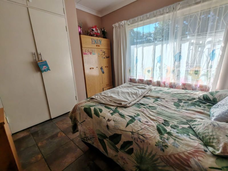 4 Bedroom House for Sale in Ext 23 - Photo 9