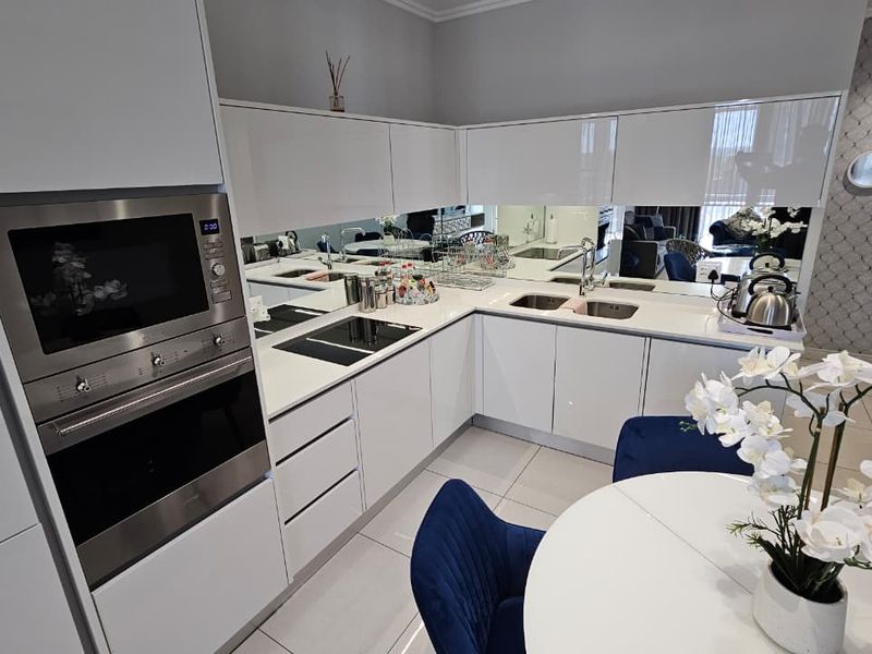 Ellipse Waterfall – Modern 2 Bedroom, 2 Bathroom Apartment - Photo 2